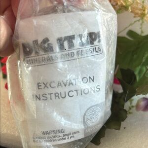 Dig it up Kit- crystals and fossils